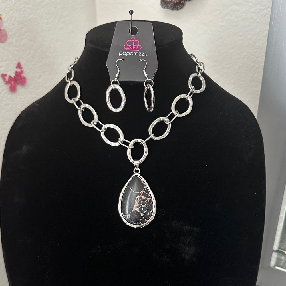 Paparazzi Silver and Black Teardrop Necklace Set